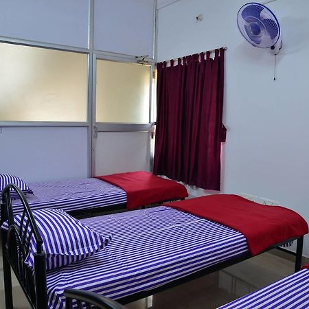 Tranquil Hospitality Hotel บูบันเนสชวาร์ ภายนอก รูปภาพ